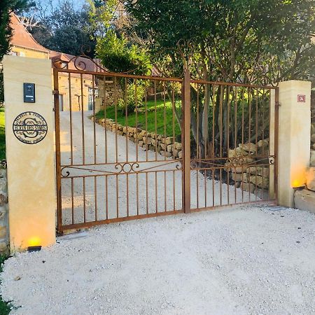 L'Ecrin Des Symes Villa Simeyrols Екстериор снимка
